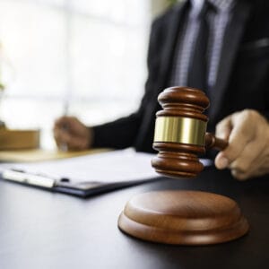 Senate committee advances bill to ban influence peddling in state contracts